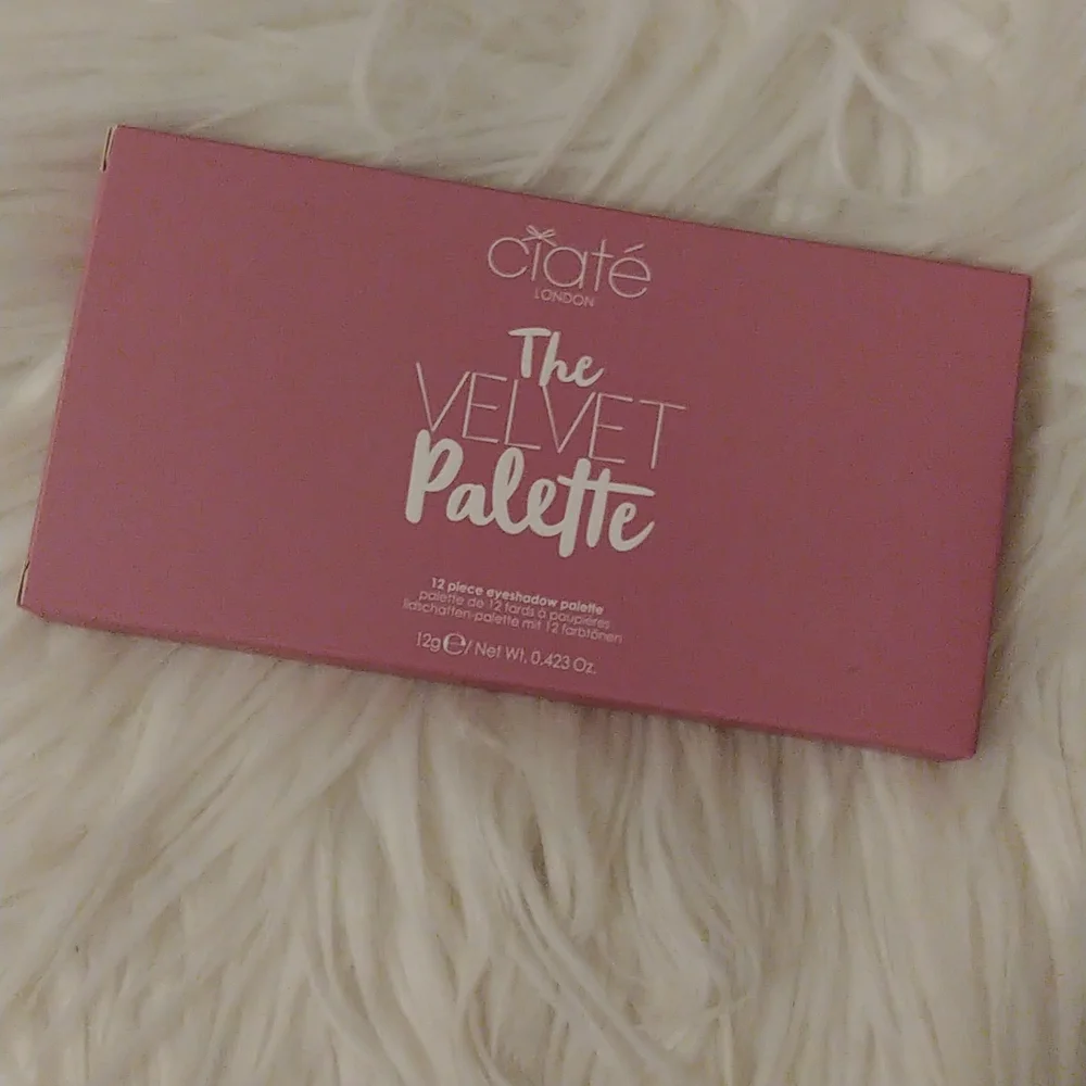 💝FIRM! NWT CIATE LONDON THE VELVET EYESHADOW PALETTE